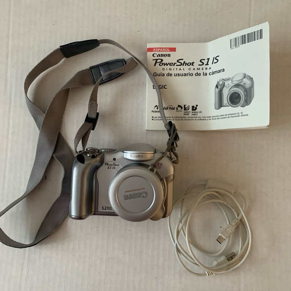 Canon PowerShot S1 IS Silver 3.2MP Digital Camera With CF Card slot